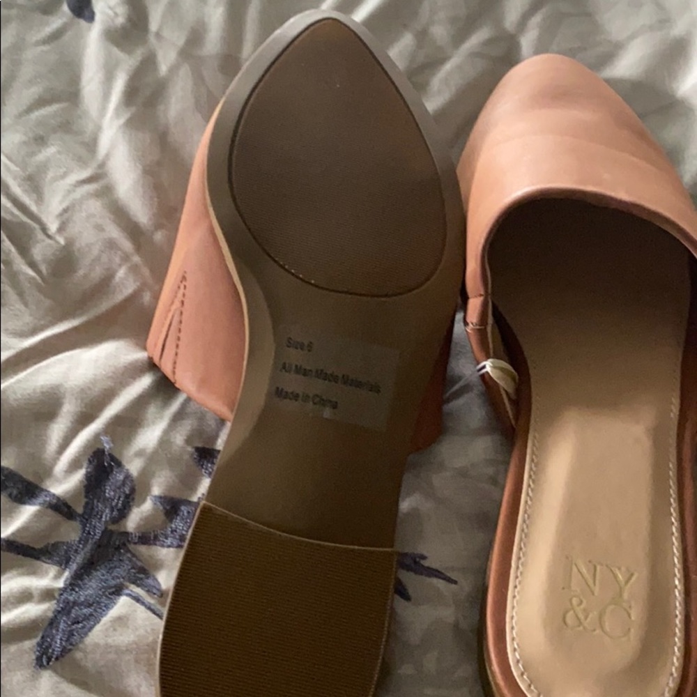 Shoes - Picture 3 of 4